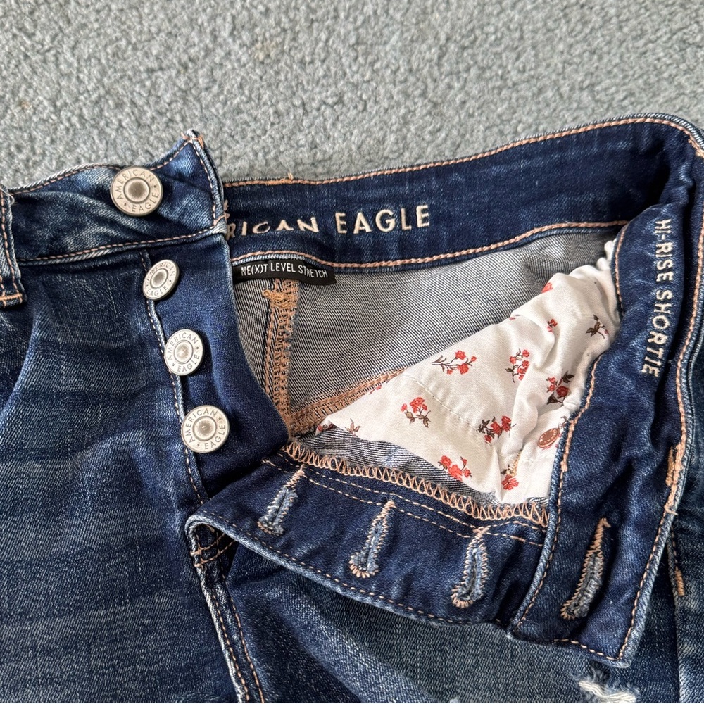 American Eagle Shorts - Picture 3 of 4